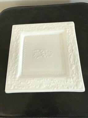 White Embossed Square Ceramic Trivet Classic Home Dining 7.5”